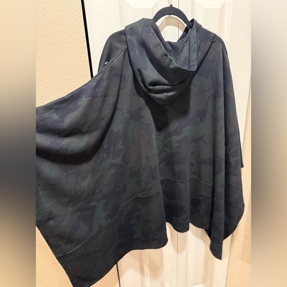 NWOT DOPE Camo French Terry Poncho Hooded , size S/M new - Picture 3 of 8